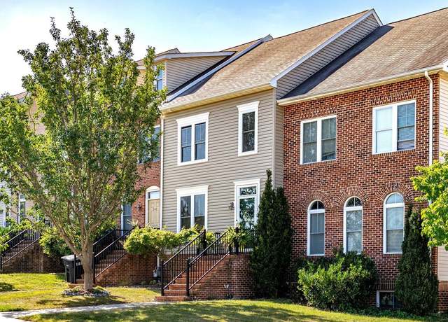 Property at 348 Blue Stone Hills Dr, Harrisonburg, VA 22801, 2 beds, 3 baths
