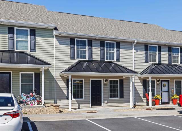 Property at 805 Carson Cir, Grottoes, VA 24441, 3 beds, 2.5 baths