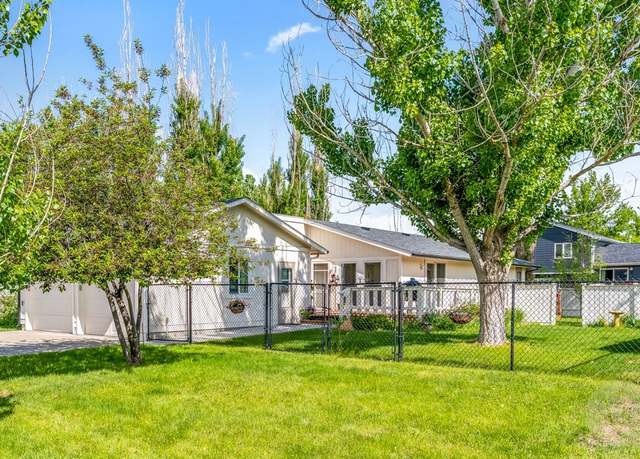 Property at 1045 Rangeview Dr, Hardin, MT 59034, 3 beds, 2 baths