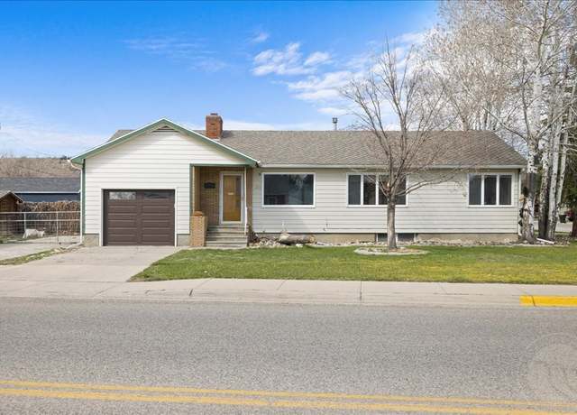 Property at 1303 Parkhill Dr, Billings, MT 59102, 5 beds, 2 baths