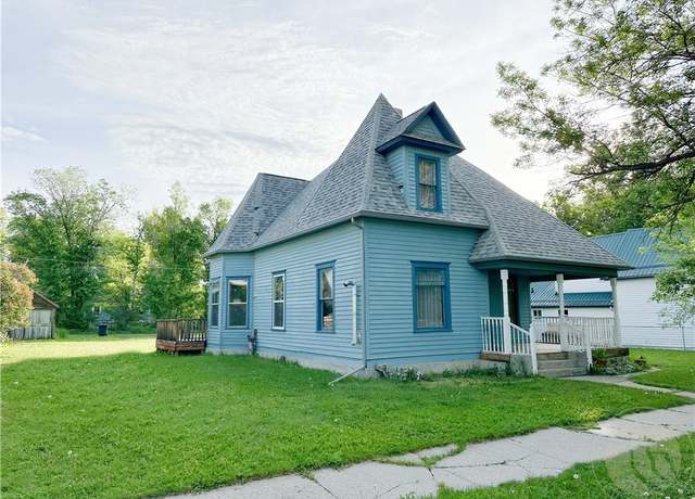 Property at 44 E 2nd Ave N, Columbus, MT 59019, 5 beds, 2 baths