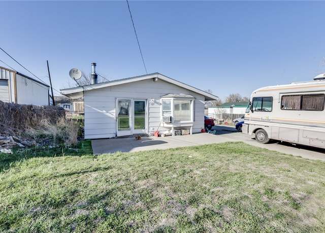 Property at 427 Kathy Ln, Billings, MT 59105, 3 beds, 1 bath