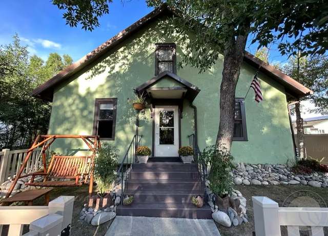 Property at 345 N 3rd St St, Columbus, MT 59019, 5 beds, 3 baths
