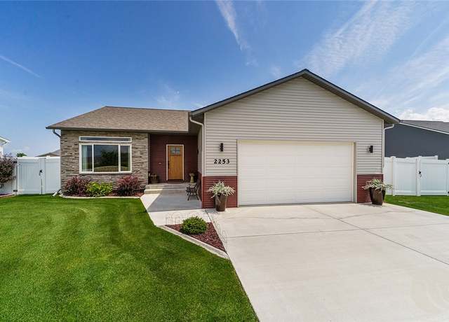 Property at 2253 Gleneagles Boulevard Blvd, Billings, MT 59105, 4 beds, 3 baths