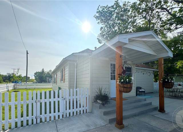 Property at 101 N Park St, Joliet, MT 59041, 2 beds, 1 bath