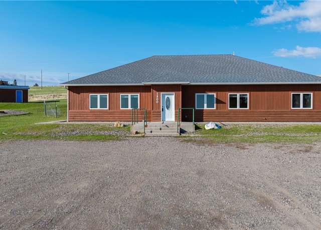 Property at 1500 Coburn Rd, Billings, MT 59101, 4 beds, 2 baths