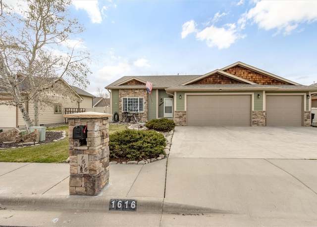 Property at 1616 58th St W, Billings, MT 59106, 5 beds, 3 baths