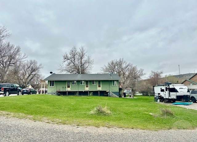 Property at 38 N Woodard Ave Ave, Absarokee, MT 59001