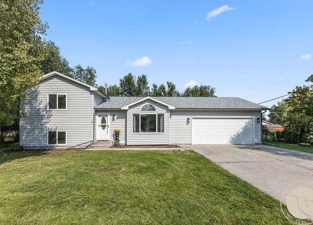 Property at 1707 Broadview Dr, Billings, MT 59105, 4 beds, 2 baths