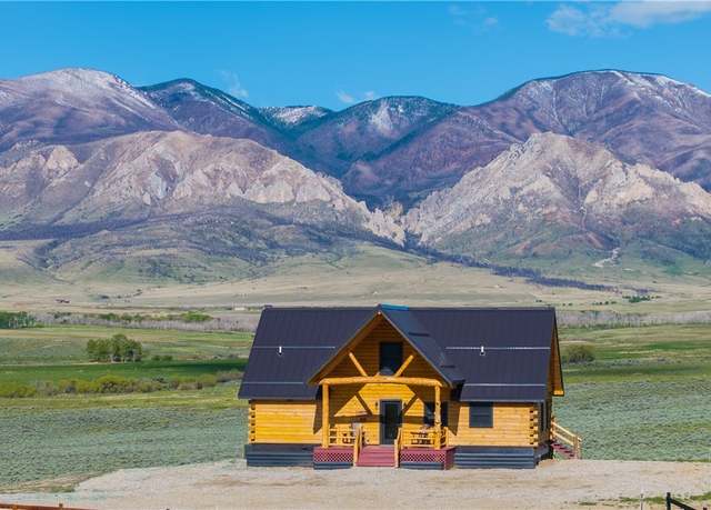 Property at 21 Delargo Ln, Belfry, MT 59008, 2 beds, 3.5 baths