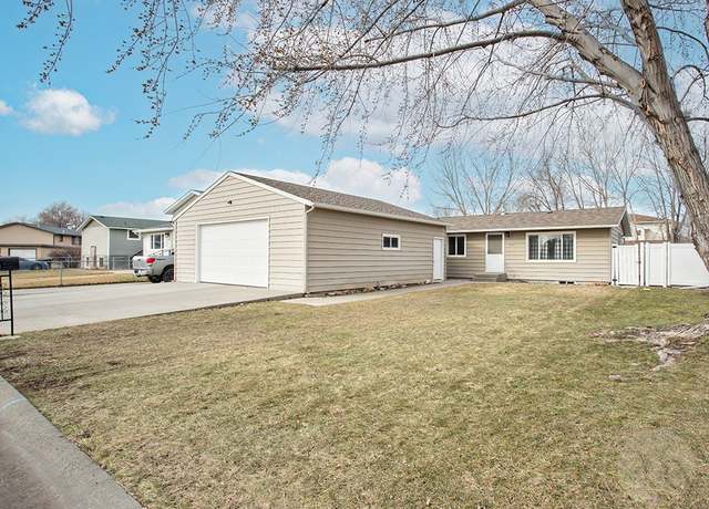 Property at 344 Phyllis Cir W, Billings, MT 59102, 3 beds, 1.5 baths