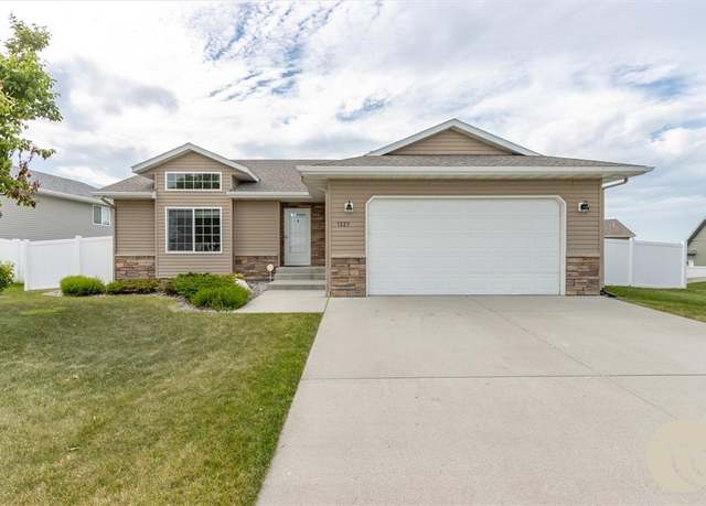 Property at 1327 Sierra Granda Blvd Blvd, Billings, MT 59105, 4 beds, 3 baths