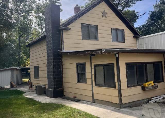 Property at 306 School St, Fromberg, MT 59029, 5 beds, 1 bath
