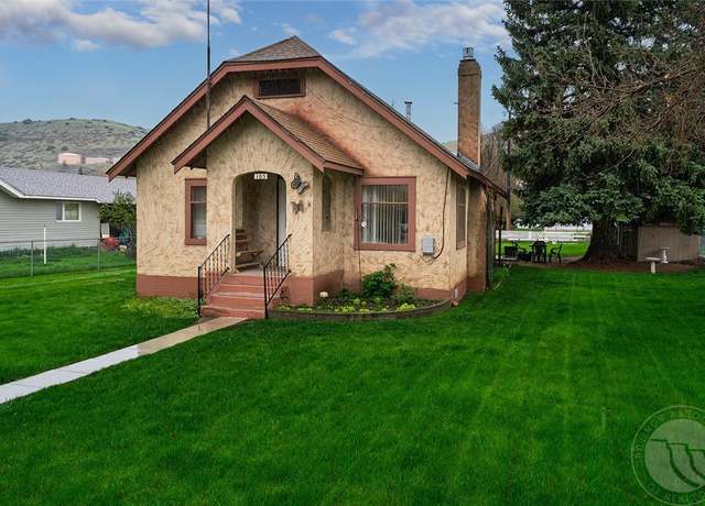 Property at 105 S Montana Ave Ave, Absarokee, MT 59001, 3 beds, 1 bath
