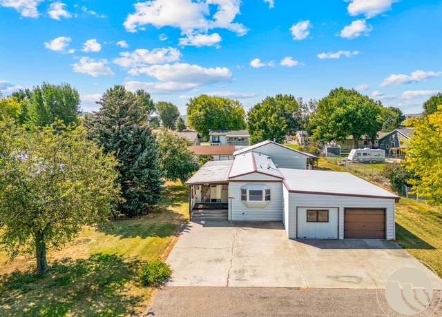 Property at 113 4th ST St SW, Park City, MT 59063, 3 beds, 2 baths