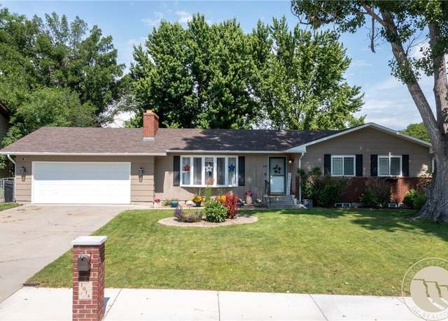 Property at 1014 Aronson Ave Ave, Billings, MT 59105, 5 beds, 3 baths