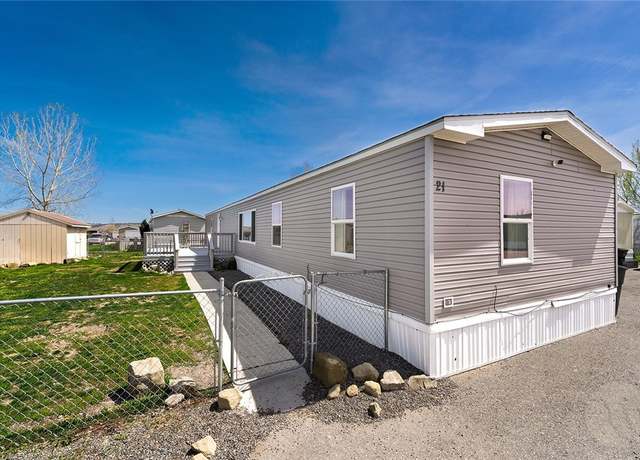 Property at 21 Lapin St, Billings, MT 59105, 3 beds, 2 baths
