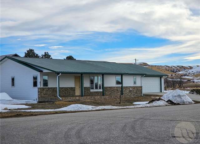 Property at 603 W 3rd Ave, Big Timber, MT 59011, 3 beds, 2.5 baths