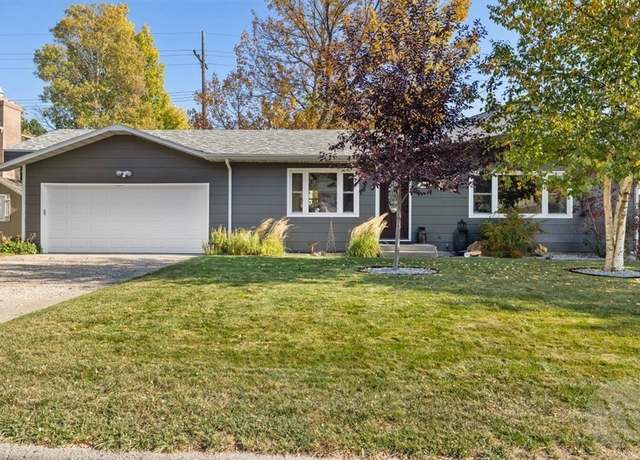 Property at 2209 24th St W, Billings, MT 59102, 6 beds, 3 baths
