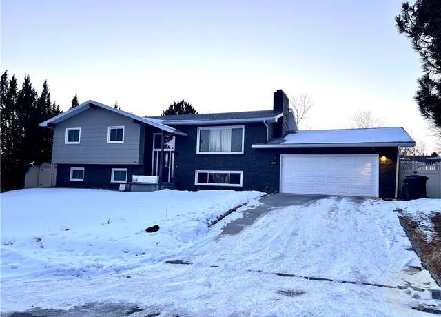 Property at 3210 40th St W, Billings, MT 59106, 4 beds, 3 baths