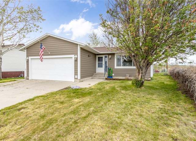 Property at 1007 Crist Dr, Billings, MT 59105, 3 beds, 2 baths