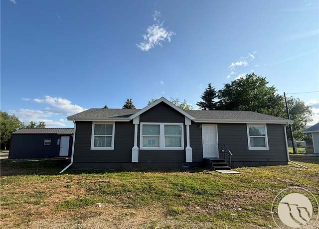 Property at 101 S 2nd St, Roberts, MT 59070, 3 beds, 2 baths