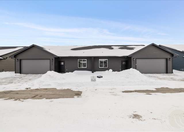 Property at 4620 Ravenwood Dr, Billings, MT 59106, 3 beds, 2 baths