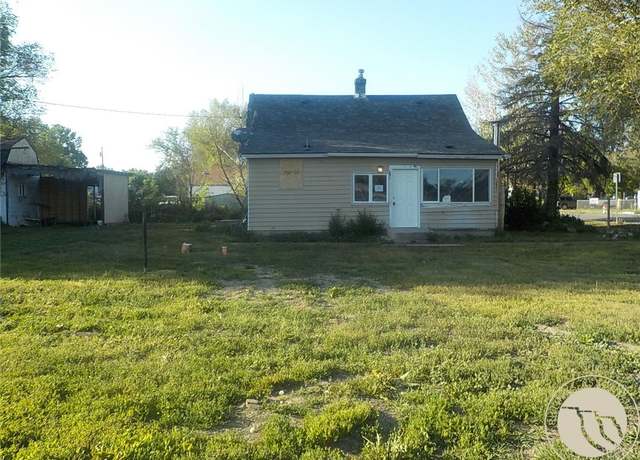Property at 202 Jackson St, Billings, MT 59101, 3 beds, 1 bath