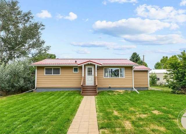 Property at 110 N Park St, Joliet, MT 59041, 2 beds, 1 bath