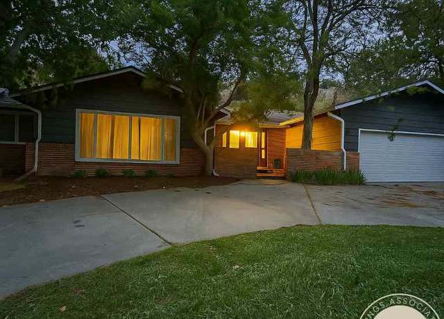 Property at 3135 Sycamore Ln, Billings, MT 59102, 7 beds, 3.5 baths