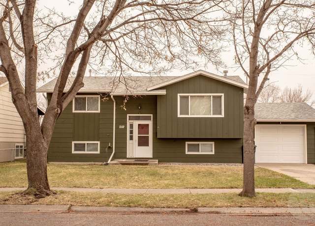 Property at 2112 Pueblo Dr, Billings, MT 59102, 4 beds, 2 baths