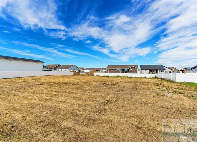 Property at 2152 Gleneagles Blvd, Billings, MT 59105
