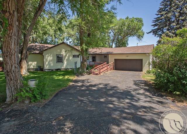 Property at 3203 Lynn Ave Ave, Billings, MT 59102, 5 beds, 3 baths