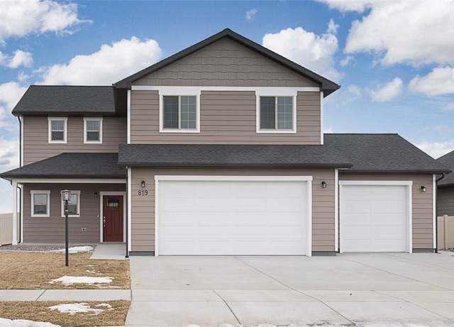 Property at 819 Ninebark St St, Billings, MT 59106, 4 beds, 2.5 baths
