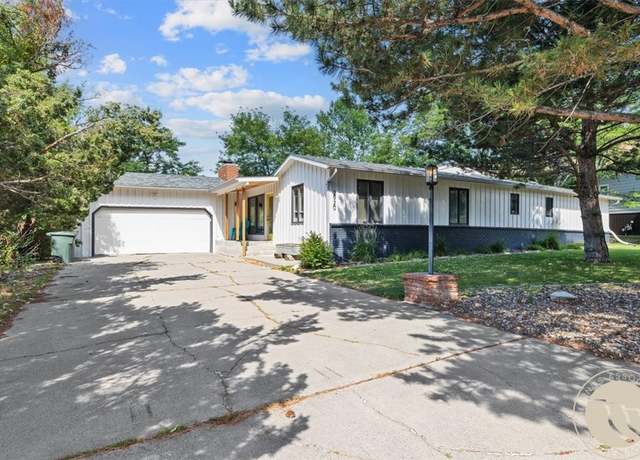 Property at 2920 40th Street West St, Billings, MT 59106, 4 beds, 3 baths
