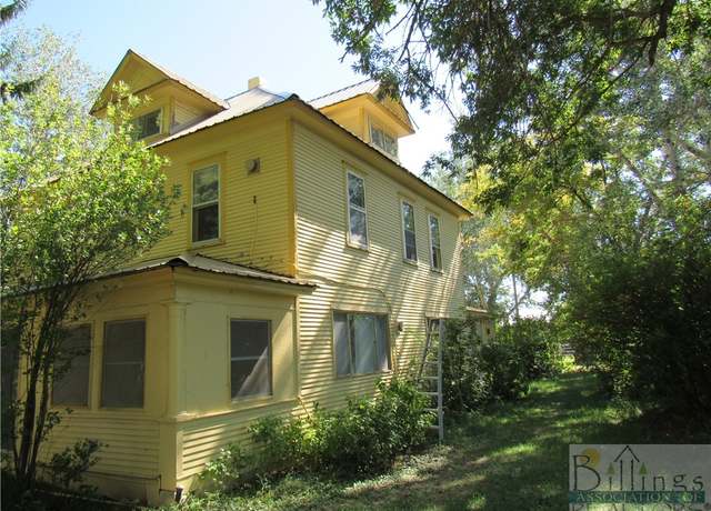 Property at 3 Last Chance Rd, Joliet, MT 59041, 5 beds, 2 baths