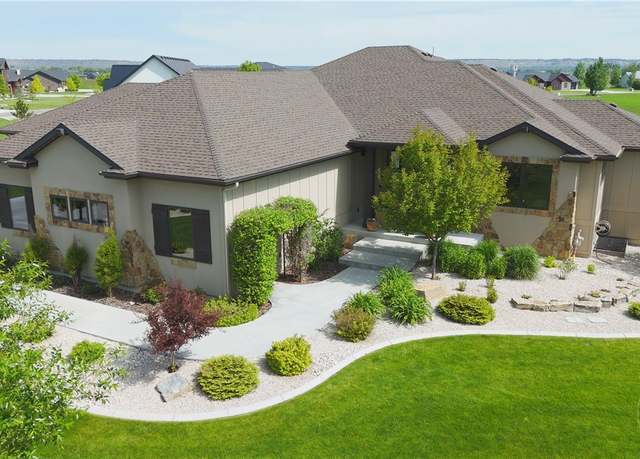 Property at 6127 Arthur Ave, Billings, MT 59106, 5 beds, 4 baths