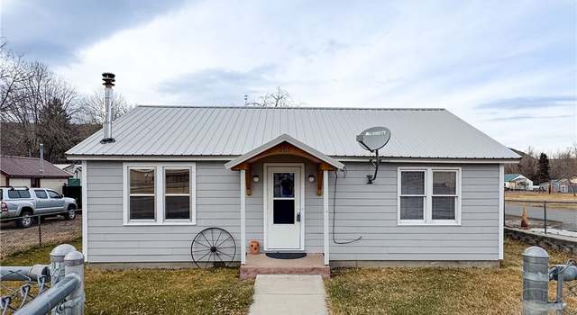 Photo of 202 S Woodard Ave, Absarokee, MT 59001
