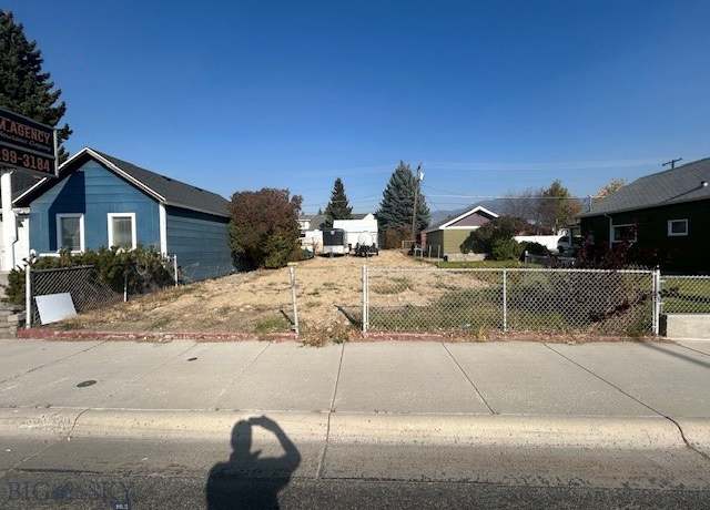 Property at 1636 Harrison Ave, Butte, MT 59701, 1 bed, 1 bath