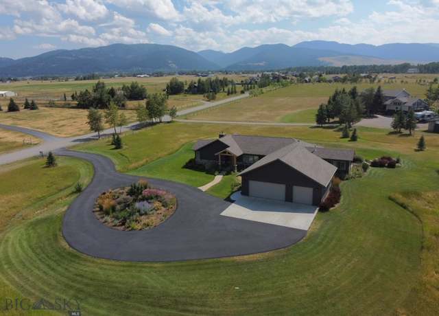 Property at 31 Cayuse Trl, Bozeman, MT 59718, 4 beds, 3 baths