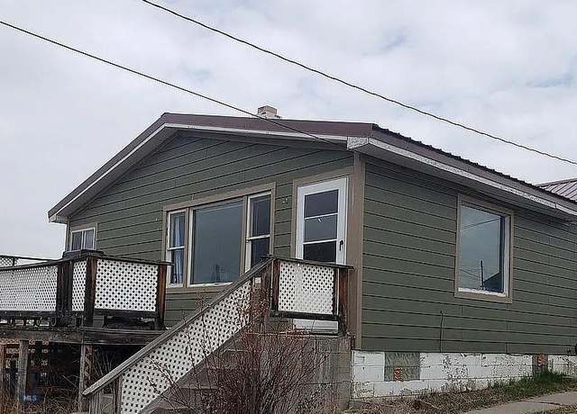 Property at 815 Dexter St, Butte, MT 59701, 3 beds, 2.5 baths