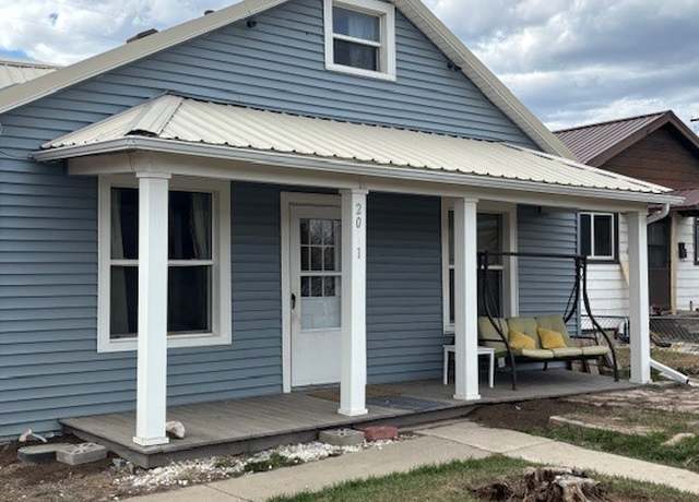 Property at 2011 Utah Ave, Butte, MT 59701, 4 beds, 1 bath
