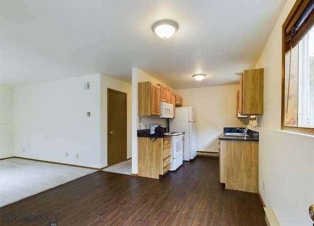 Property at 33 Arrowwood Dr, Bozeman, MT 59718, 6 beds, 3 baths