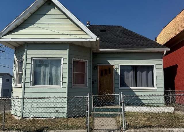 Property at 945 Iowa Ave, Butte, MT 59701, 3 beds, 1 bath