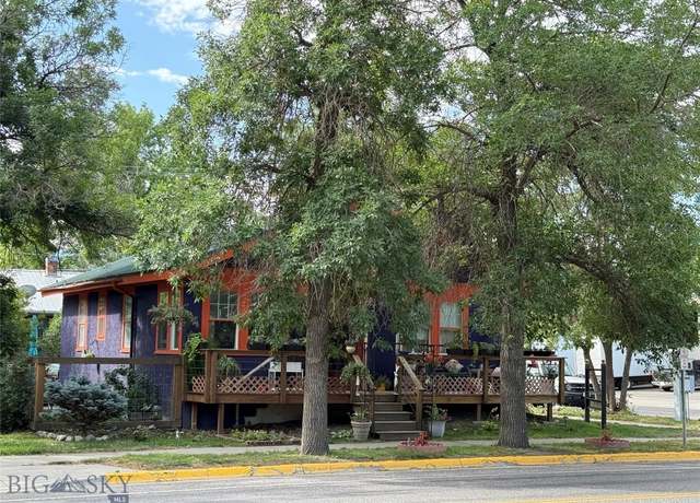 Property at 523 W Park St W, Livingston, MT 59047, 2 beds, 1 bath