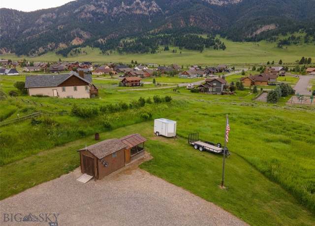 Property at 120 Scenic Dr, Gallatin Gateway, MT 59730, 1 bed, 1.5 baths