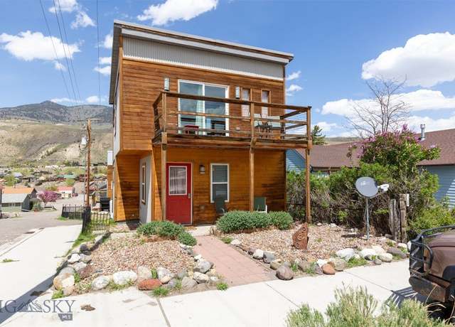 Property at 230 Main St, Gardiner, MT 59030, 1 bed, 1.5 baths