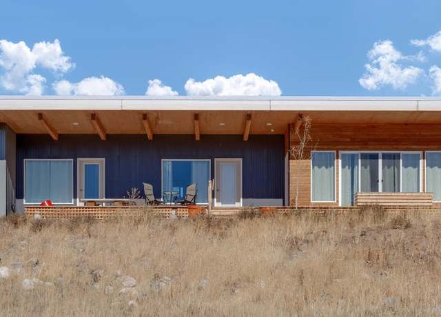 Property at 28 Victoria Ln, Emigrant, MT 59027, 2 beds, 2 baths