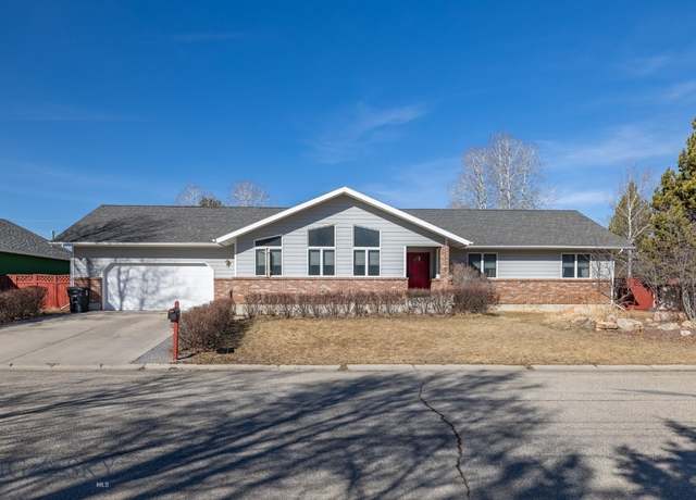 Property at 129 Renz Dr, Butte, MT 59701, 5 beds, 3 baths