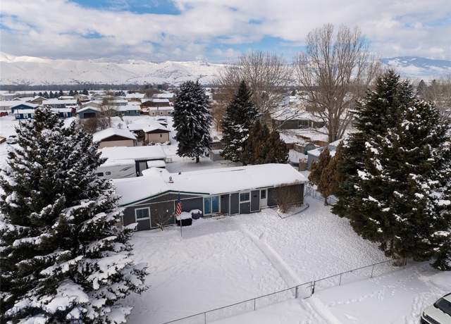 Property at 612 S Oak St, Townsend, MT 59644, 3 beds, 2 baths